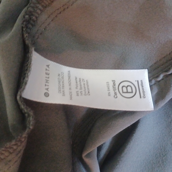 Athleta Ascender Shorts 4" inseam women's 0 Herb Olive color with stripes+pocket - Picture 13 of 17